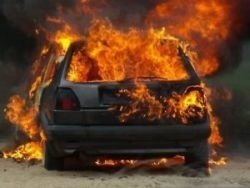 Спасатели МЧС России ликвидировали пожар в частном автомобиле в Ижморском МО